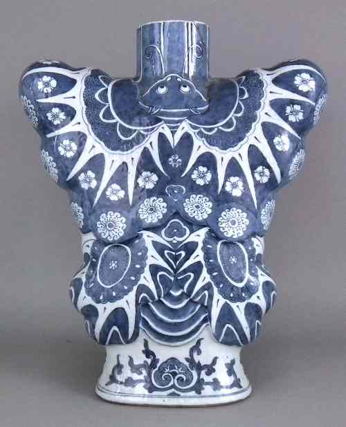 Appraisal: A Chinese blue and white porcelain vase of ''Butterfly'' design