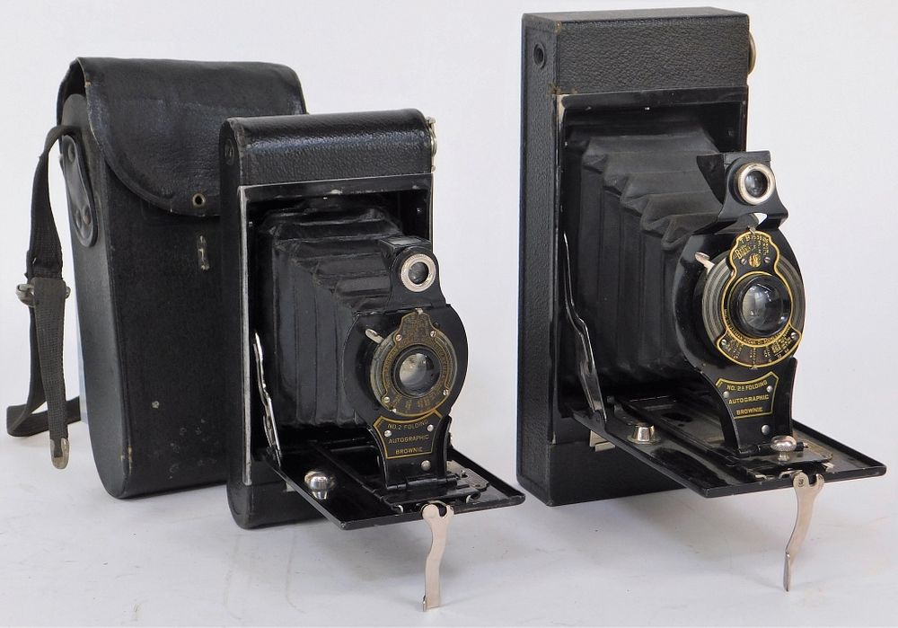 Appraisal: Lot of Kodak No Folding Brownie Cameras Lot of Kodak