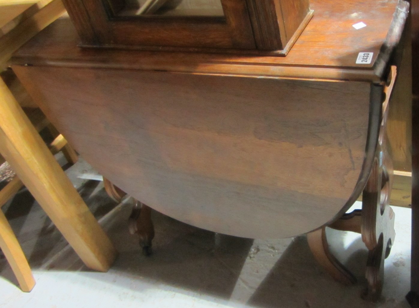 Appraisal: A th century oak drop flap table