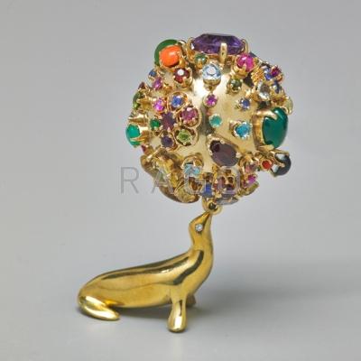 Appraisal: RUVEN PERELMAN JEWELED K GOLD FUR CLIP Uniquely large and