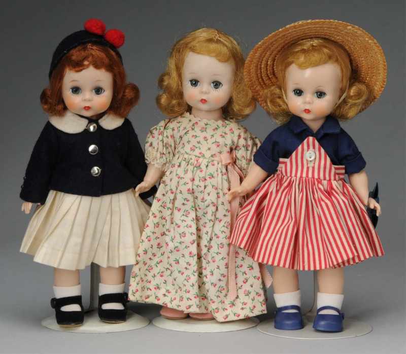 Appraisal: Lot of Madame Alexander Plastic Wendy Dolls Description American Ca