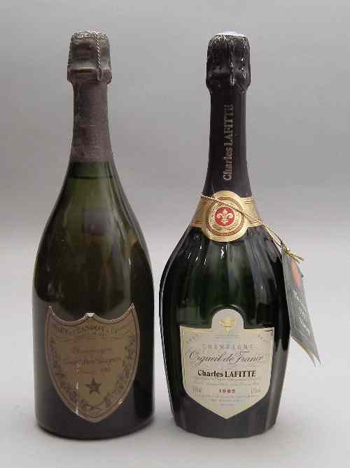 Appraisal: A bottle of Moet Chandon ''Dom Perignon'' vintage champagne and