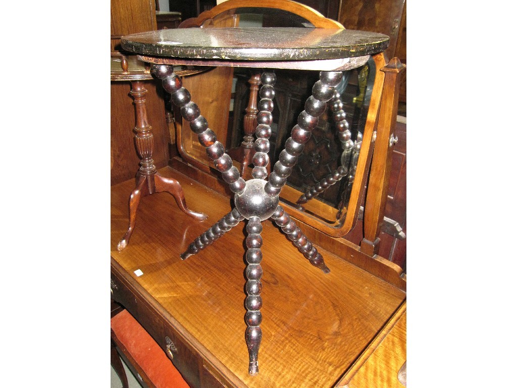 Appraisal: Occasional table on bobbin turned tripod base