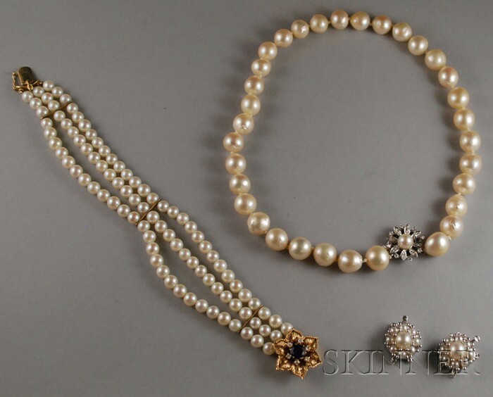 Appraisal: Four Cultured Pearl Jewelry Items a choker with kt white