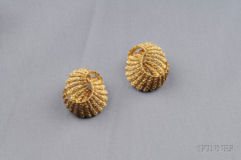 Appraisal: kt Gold Earclips Tiffany Co designed as textured knots dwt