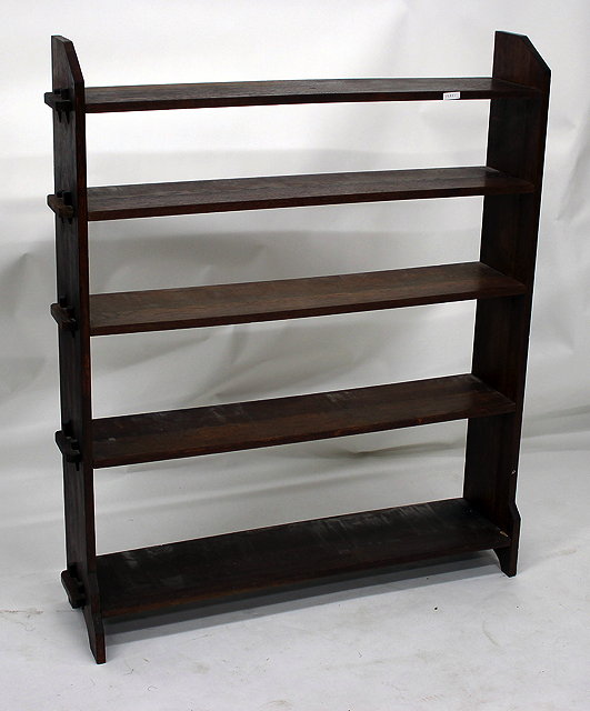 Appraisal: AN EARLY TO MID TH CENTURY OAK OPEN BOOKCASE with