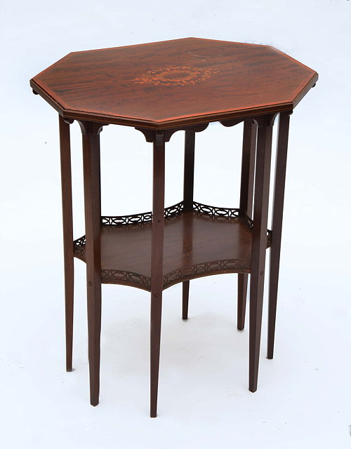 Appraisal: AN EDWARDIAN MAHOGANY OCTAGONAL OCCASIONAL TABLE with decorative inlay to