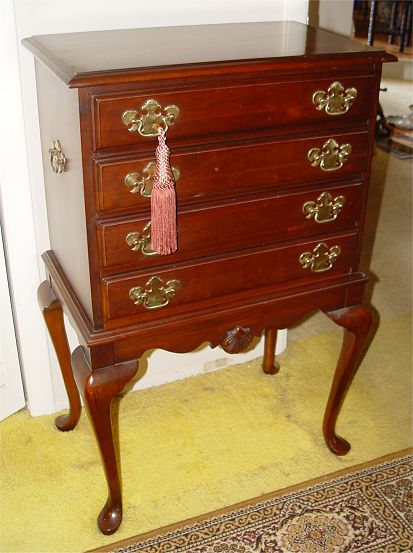 Appraisal: QUEEN ANNE STYLE MAHOGANY SILVER STORAGE CHEST full drawers Measures