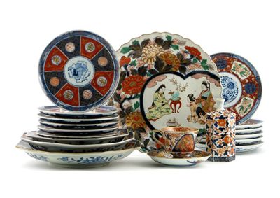 Appraisal: Japanese Imari porcelain th and th centuries Comprising six dishes