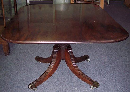 Appraisal: A Regency mahogany breakfrast table the rounded rectangular tilt top