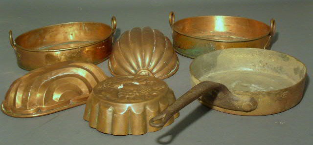 Appraisal: Group of copper kitchenware- frying pan two oval pots three