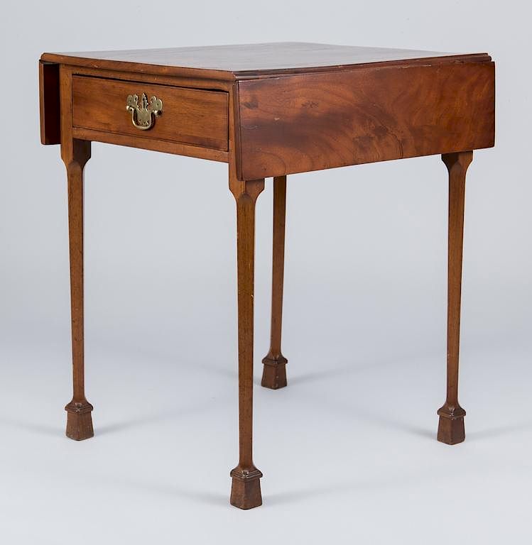 Appraisal: Southern Pembroke attr VA Southern Chippendale Pembroke dropleaf table attrib