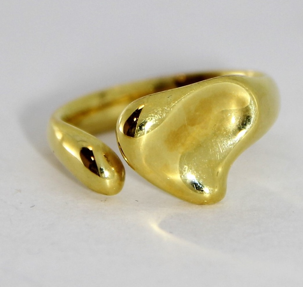 Appraisal: ELSA PERETTI TIFFANY CO K GOLD HEART RING Spain th