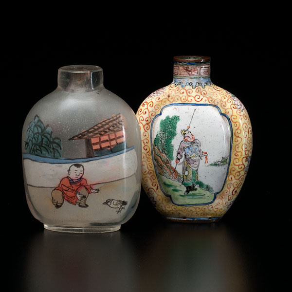 Appraisal: Chinese th century A pair of snuff bottles including a