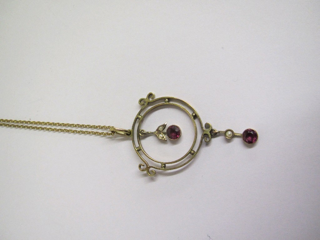 Appraisal: Edwardian ct gold amethyst and seed pearl set pendant on