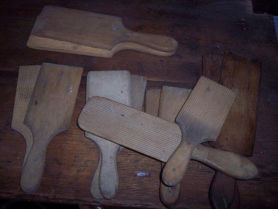 Appraisal: Five pairs of treen butter paddles and two odd paddles