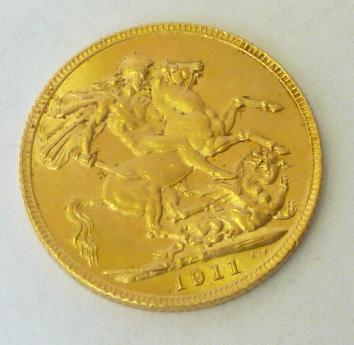 Appraisal: A GEORGE V GOLD SOVEREIGN