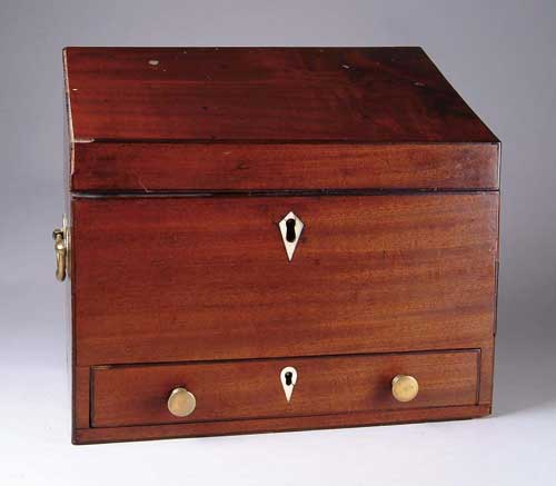 Appraisal: ONE DRAWER MAHOGANY CUTLERY BOX Slant lid hinged box with