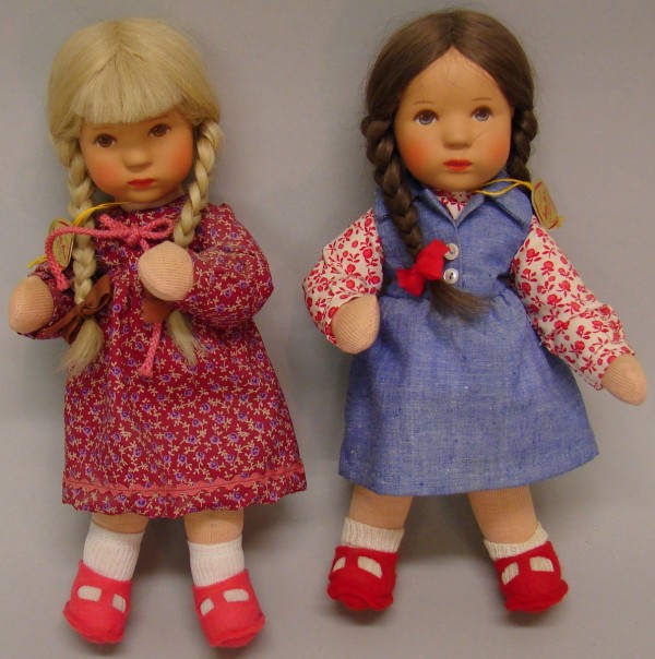 Appraisal: Pair of tagged - Daumlinchen girl dolls Synthetic heads HH