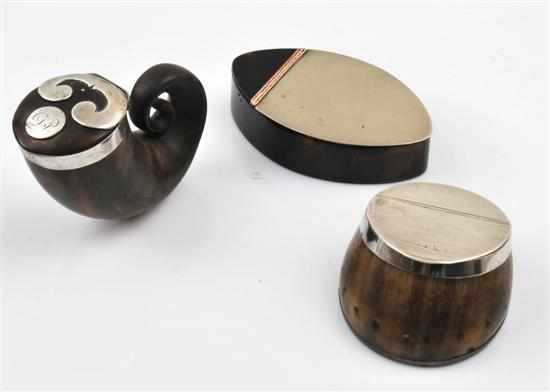 Appraisal: A collection of horn and tortoiseshell snuff boxes Early th