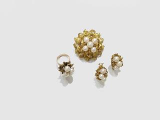 Appraisal: K Yellow Gold and Pearl Suite K Yellow Gold and