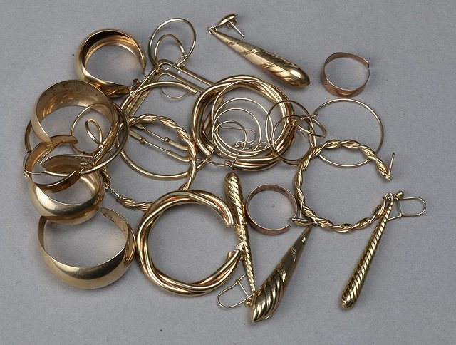 Appraisal: A COLLECTION OF FIVE VARYING CT GOLD EARRINGS three ct