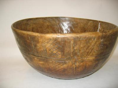 Appraisal: A LARGE AFRICAN TRIBAL HARDWOOD BOWL c of deep circular