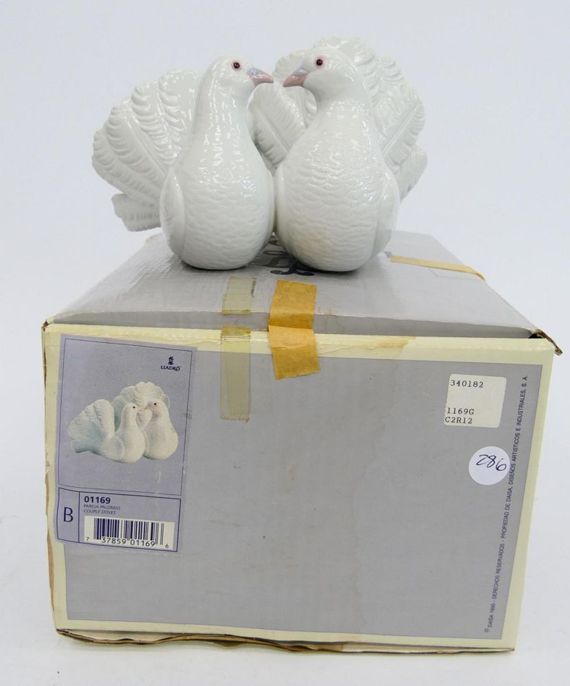 Appraisal: LLADRO PORCELAIN FIGURE LLADRO PORCELAIN FIGURE measures height Condition All