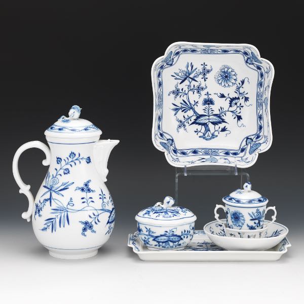 Appraisal: MEISSEN PORCELAIN SIX-PIECE TEA SERVICE BLUE ONION PATTERN CA -