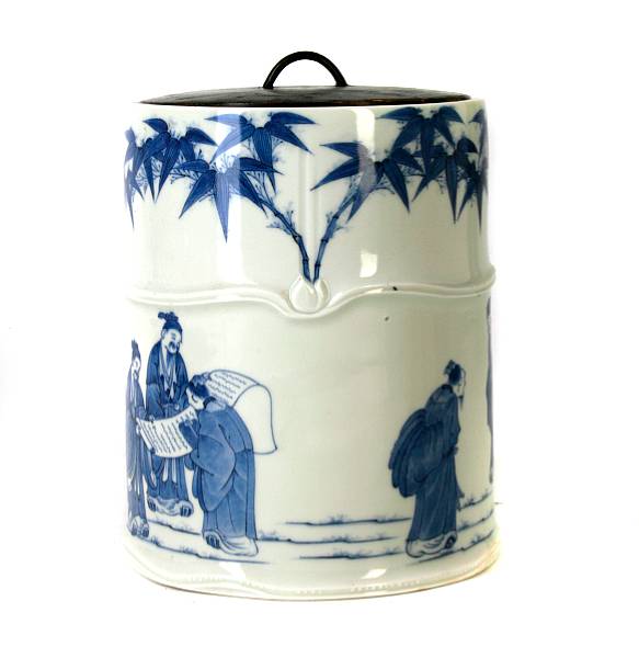 Appraisal: A blue and white porcelain mizusashi water container with black