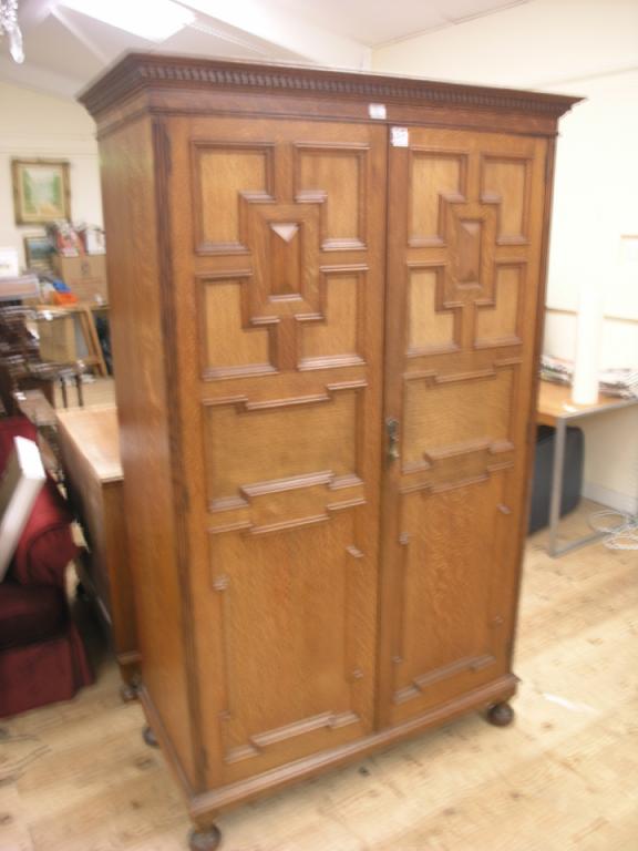 Appraisal: A good quality early th century solid oak bedroom pair