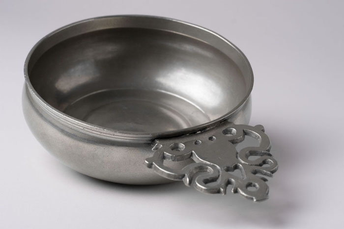 Appraisal: PEWTER PORRINGER FREDERICK BASSETT - New York City circa -