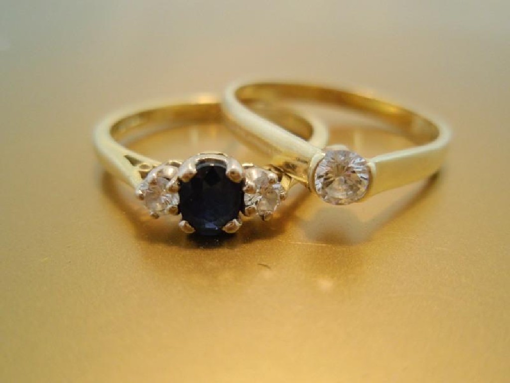 Appraisal: A solitaire diamond ring of ct approx set in yellow