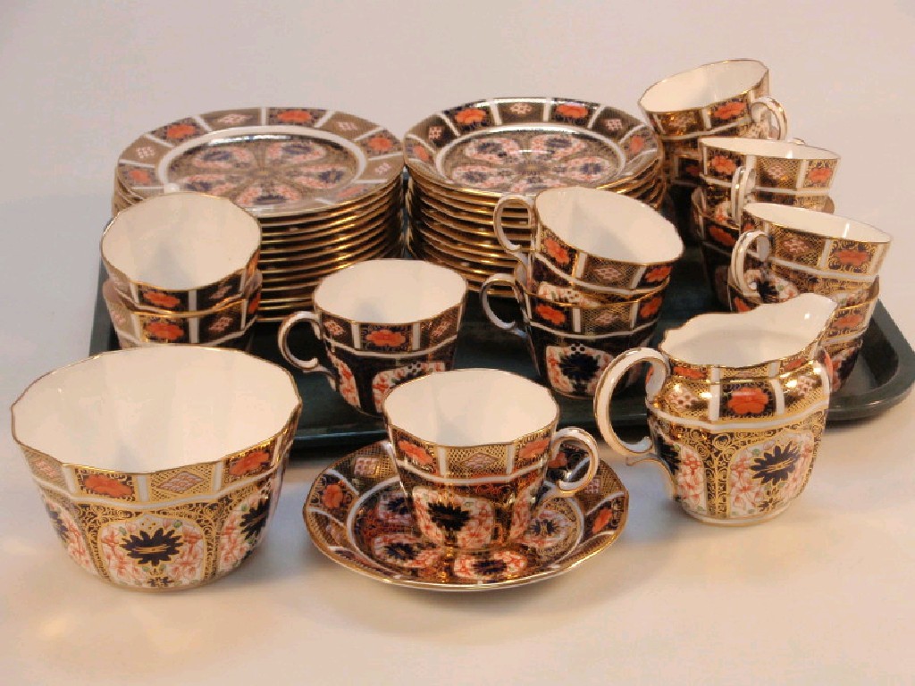 Appraisal: A Royal Crown Derby Old Imari tea service comprising twelve