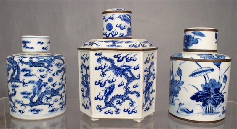 Appraisal: Lot of th c Chinese porcelain covered jars two jars