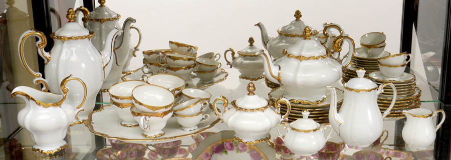 Appraisal: ROSENTHAL POMPADOUR FINE CHINA DESSERT SET Approx pieces white with