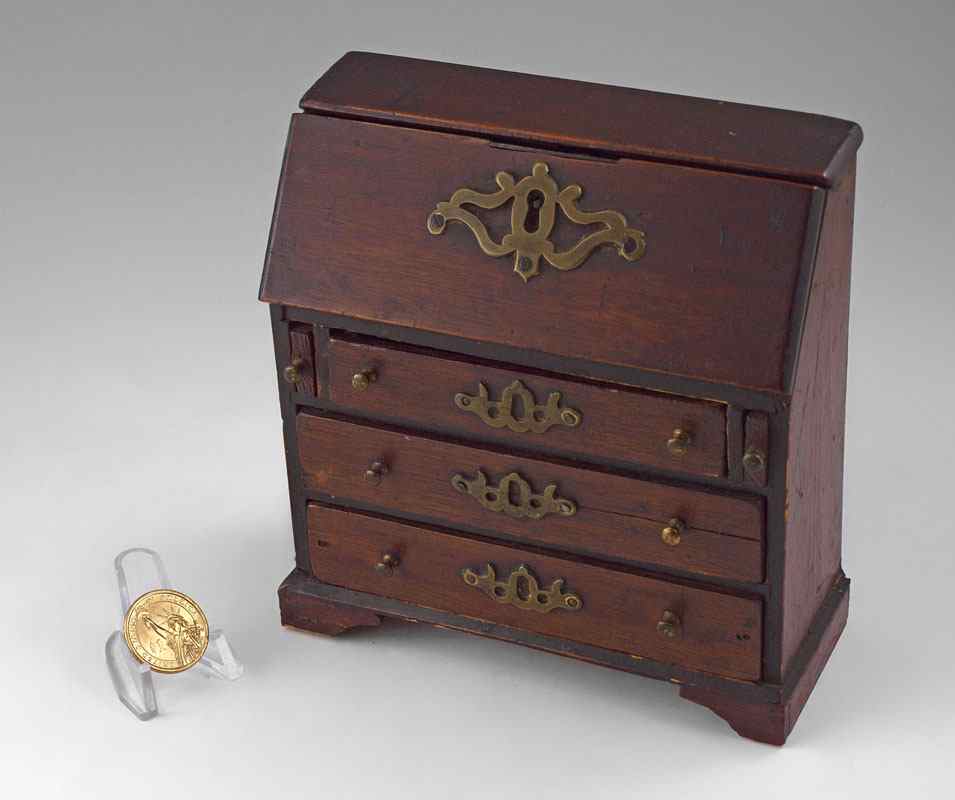 Appraisal: EARLY MINIATURE GOVERNOR WINTHROP TYPE DESK Early th century miniature