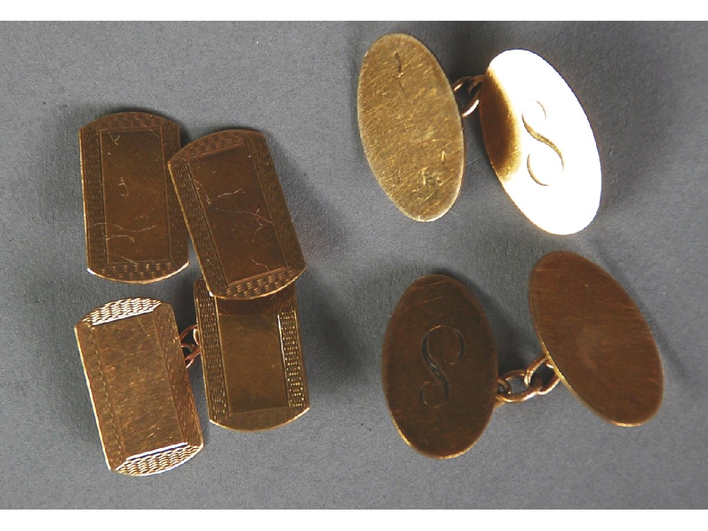 Appraisal: PAIR OF ct GOLD DOUBLE OVAL CUFFLINKS engraved with initial