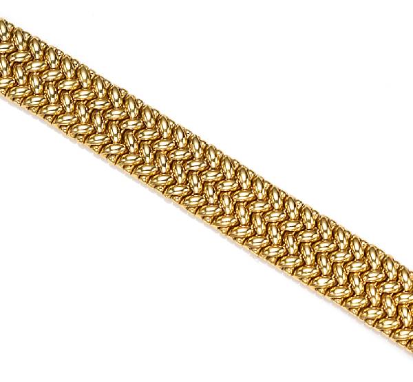 Appraisal: An eighteen karat gold bracelet with diamond-set clasp gross weight