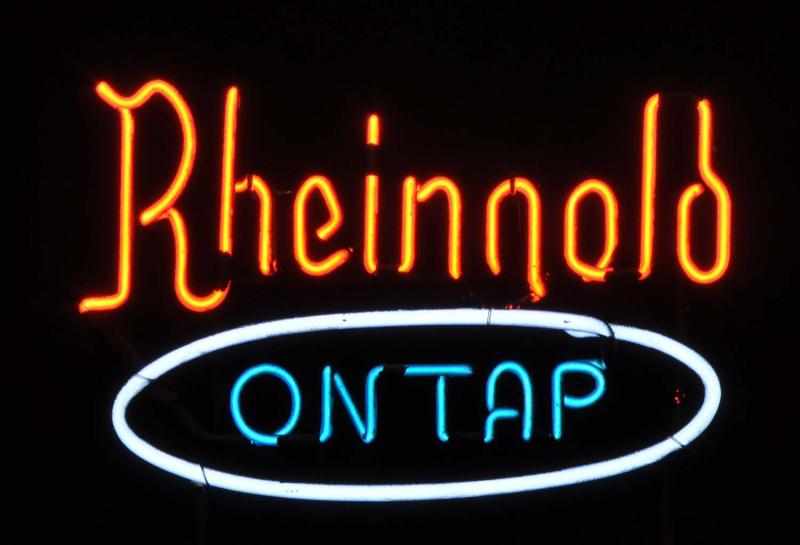 Appraisal: Rheingold On Tap Oval Neon Sign Description s Red white