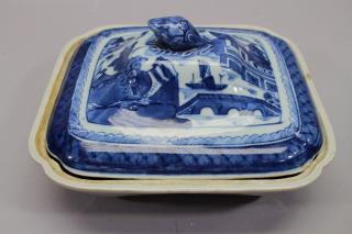 Appraisal: Chinese Export Blue White Covered Dish with artichoke finial Dimensions