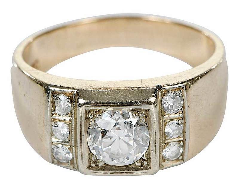 Appraisal: kt Gold Diamond Ring center old European cut diamond estimated