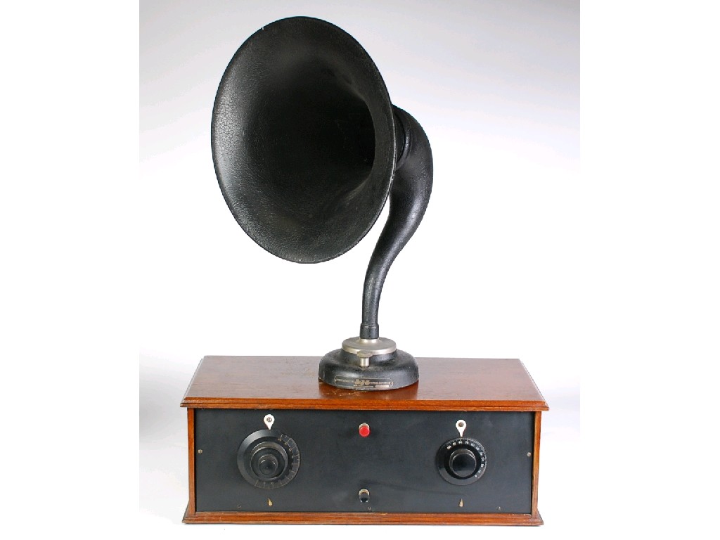 Appraisal: EARLY TWENTIETH CENTURY RADIO with bakelite tuning knobs and separate