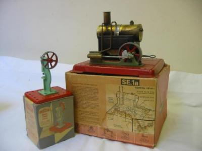 Appraisal: A Mamod S E a stationary engine and a Mamod