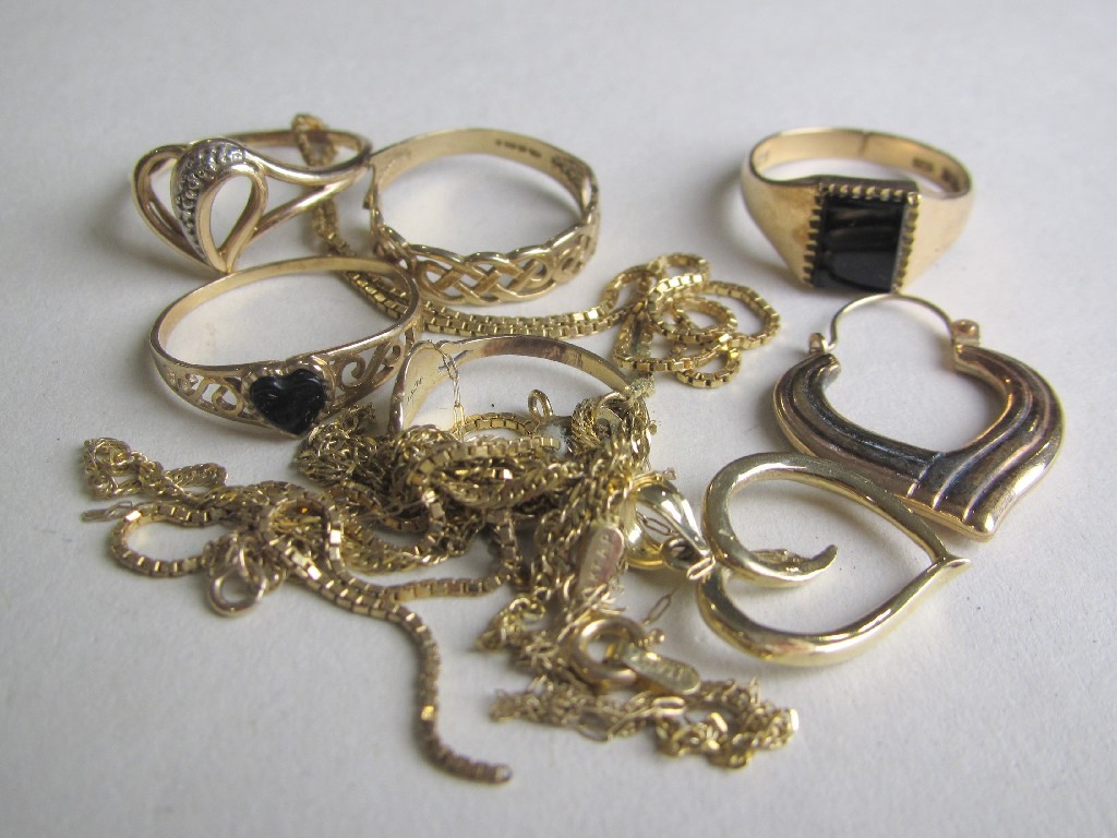 Appraisal: Lot comprising ct gold items to include dress rings pendant