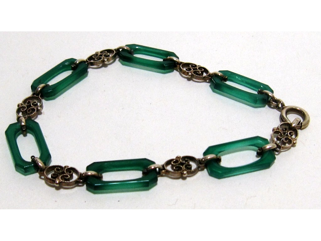 Appraisal: Nine carat gold and green agate bracelet