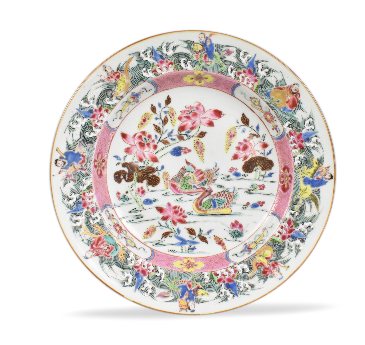 Appraisal: An unusually decorated Chinese famille rose plate dating from the