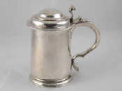 Appraisal: An early Georgian silver tankard of conventional form with scroll