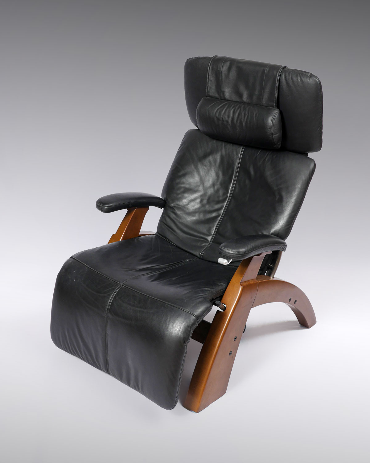 Appraisal: SCANDINAVIAN BLACK LEATHER POWER RECLINER Scandinavian black leather recliner having