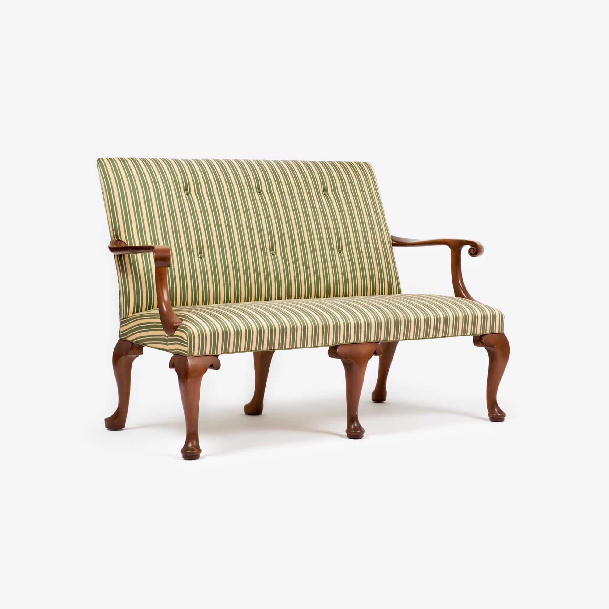 Appraisal: KITTINGER QUEEN ANNE WILLIAMSBURG REPRODUCTION SETTEE A vintage Kittinger settee